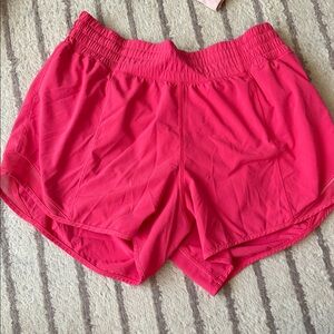 Lululemon Hotty Hot Low-Rise Lined Short 4” Size NWT  glazed pink